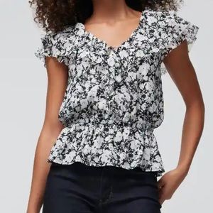 White House Black Market Pansy Shallow V Neck Top Small